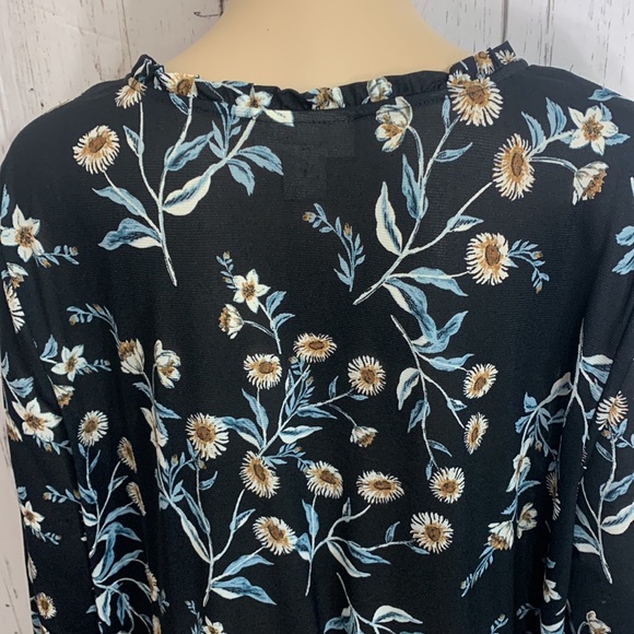 Style & Co Floral Top - Picture 9 of 11